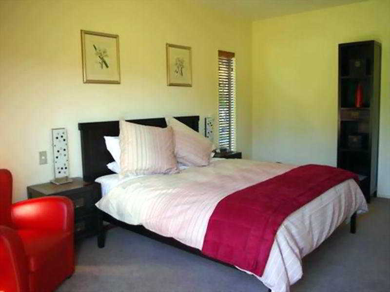 Maple Lodge Luxury Bed & Breakfast Albert Town Esterno foto