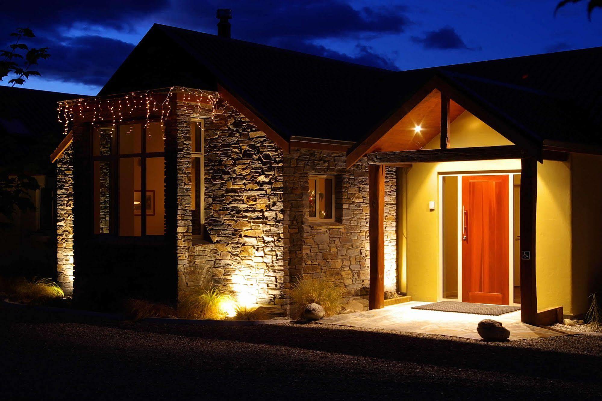 Maple Lodge Luxury Bed & Breakfast Albert Town Esterno foto