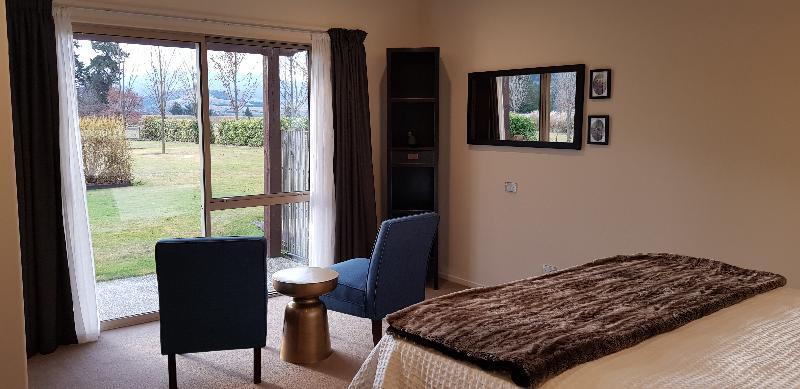 Maple Lodge Luxury Bed & Breakfast Albert Town Esterno foto